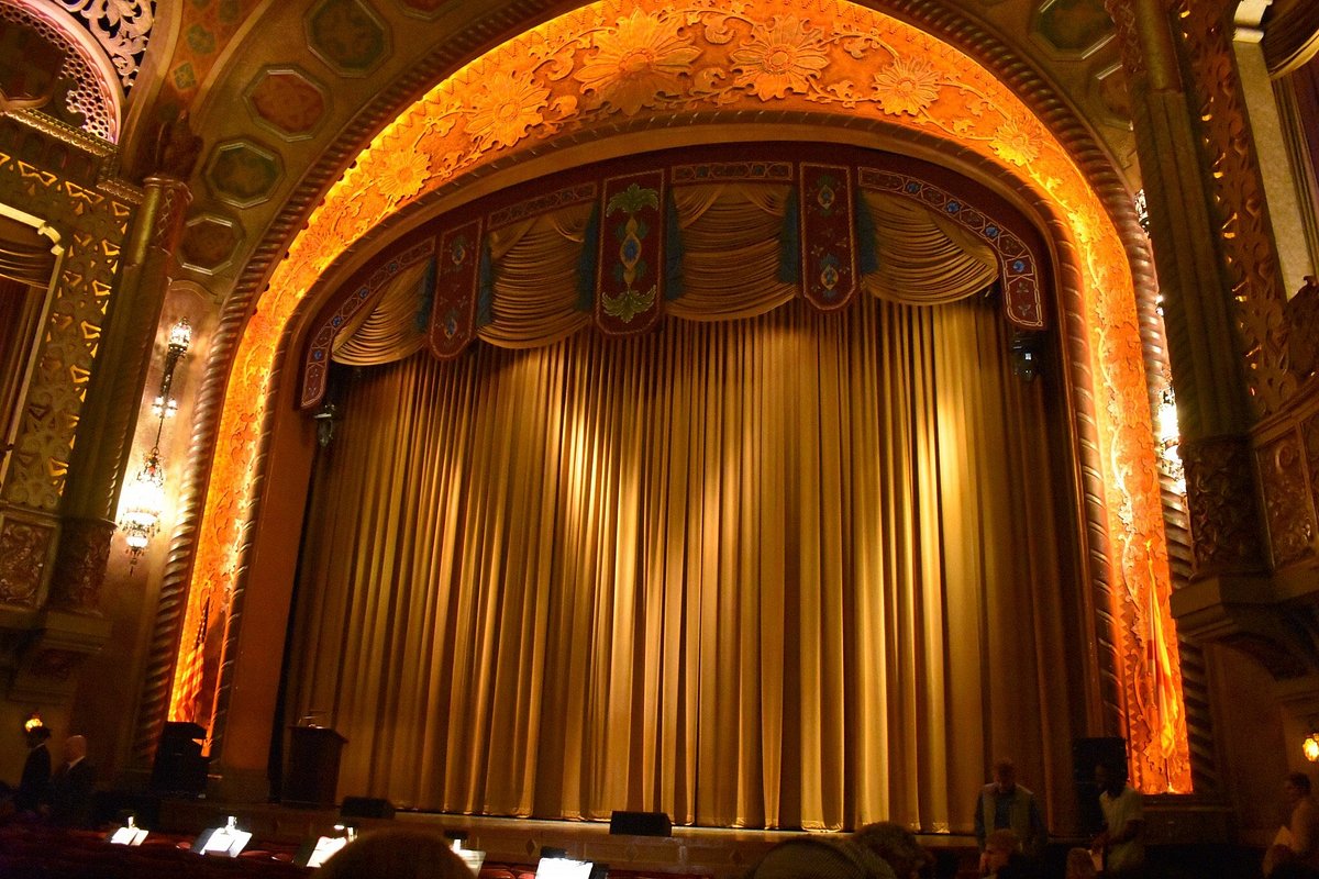 <h2>Alabama Theatre:</h2>